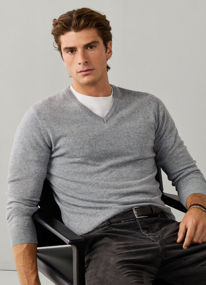 Merino Wool-Cashmere Blend V-Neck Jumper