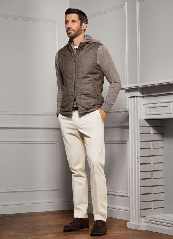 Classic Fit Sanderson Cotton-Silk Chino