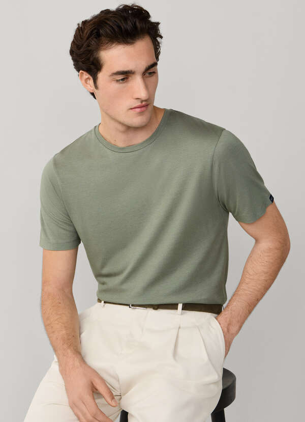Classic Fit Short Sleeve Travel T-Shirt Classic Fit Short Sleeve Travel T-Shirt